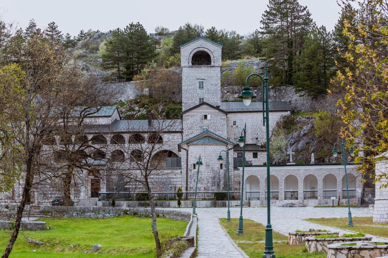 Hotel Dapčević Cetinje Buitenkant foto