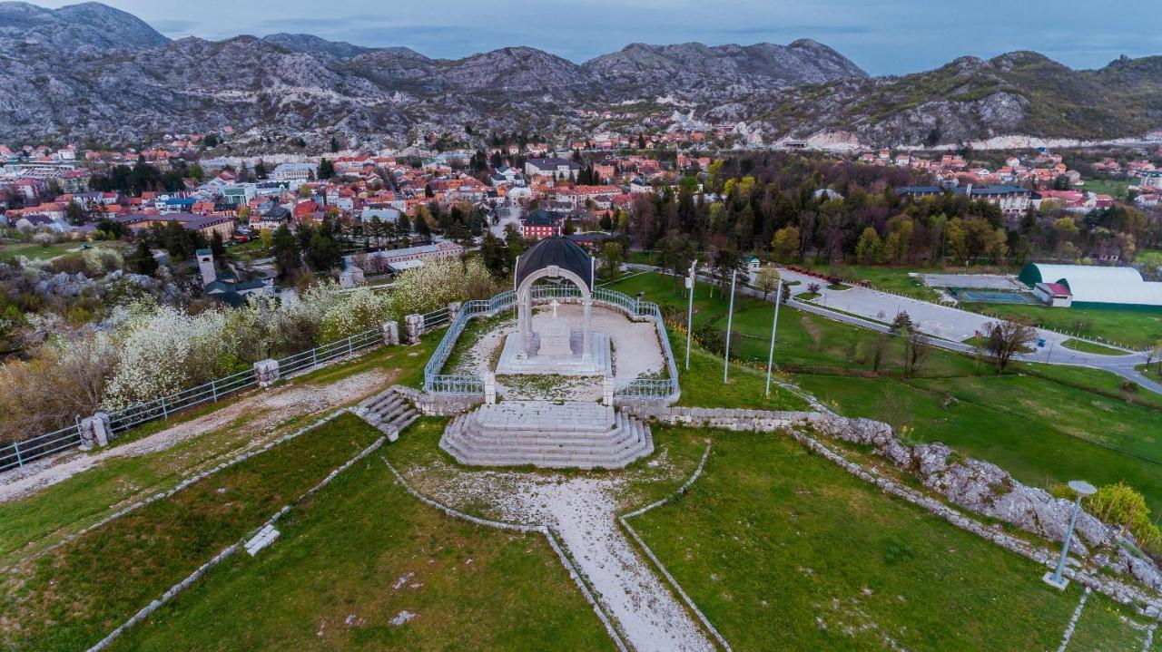 Hotel Dapčević Cetinje Buitenkant foto