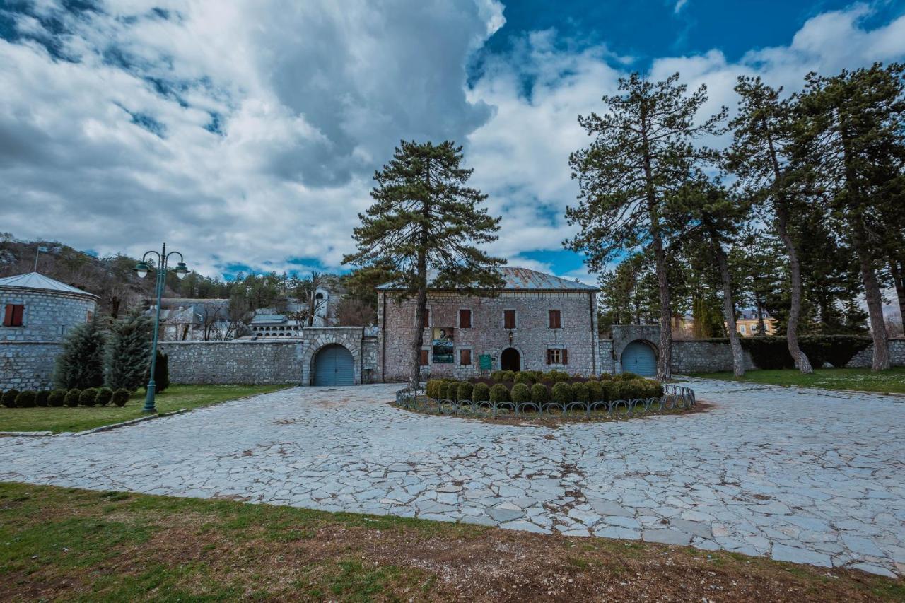 Hotel Dapčević Cetinje Buitenkant foto