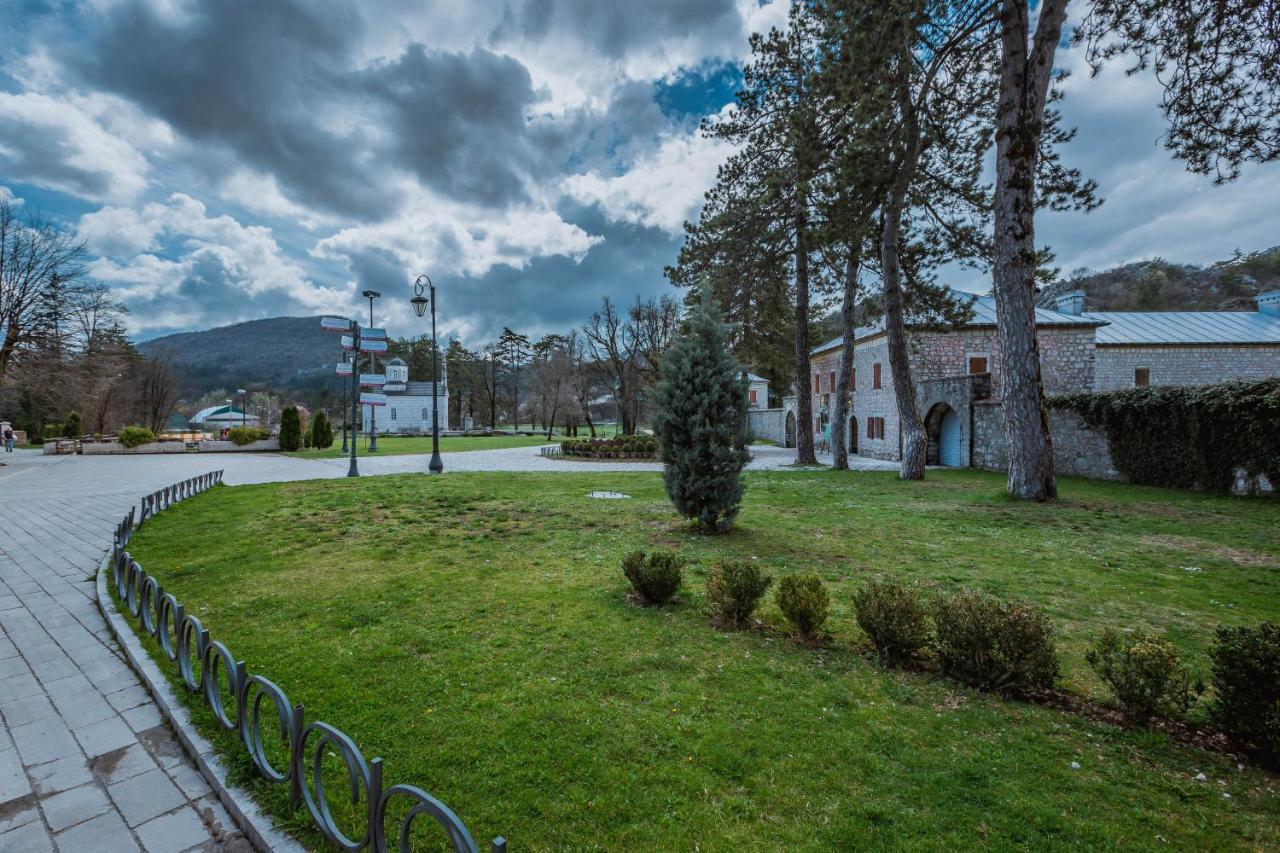 Hotel Dapčević Cetinje Buitenkant foto